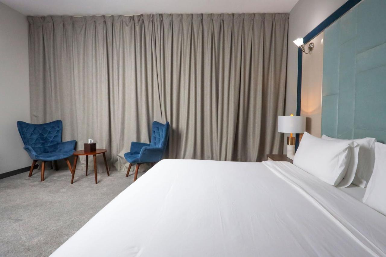 Al Azmy 116 Hotel Sharjah Exterior photo