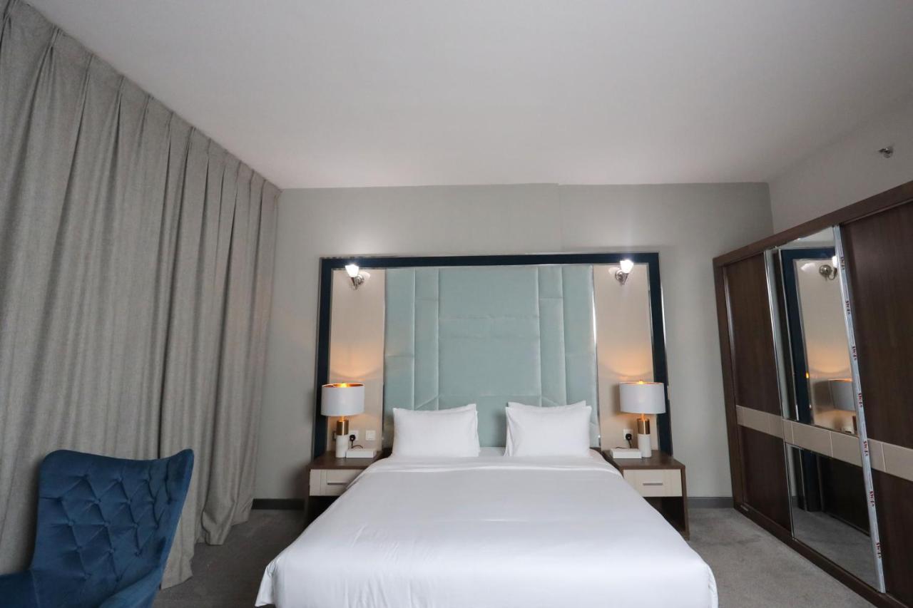 Al Azmy 116 Hotel Sharjah Exterior photo
