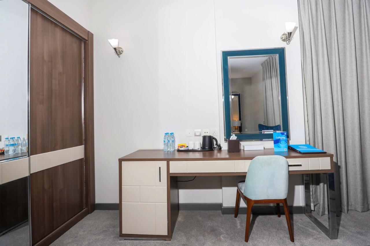 Al Azmy 116 Hotel Sharjah Exterior photo